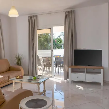 Villa Pommelo By Peyia